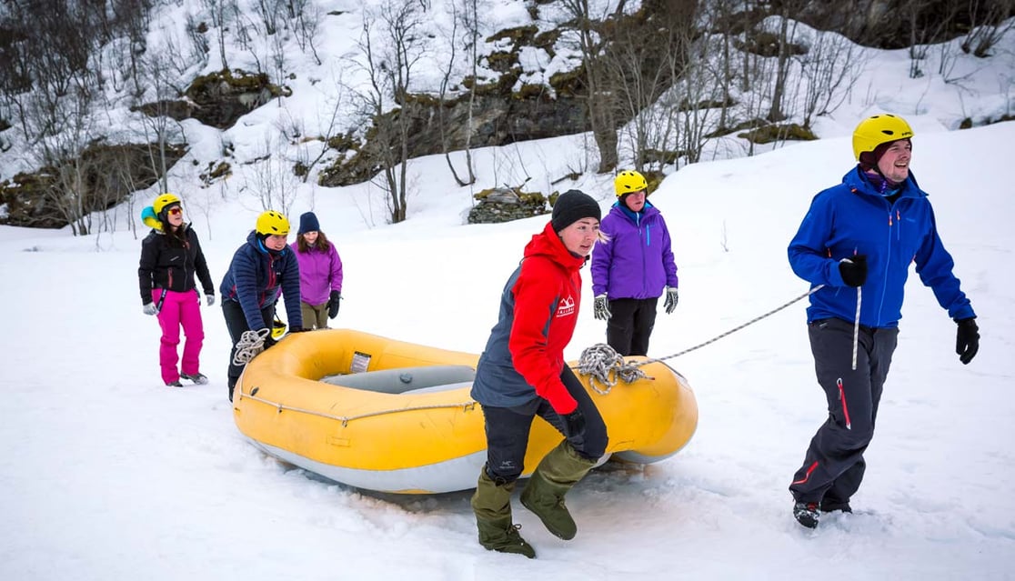 Snow rafting © Erlend Hjelme, Valldal Naturopplevingar